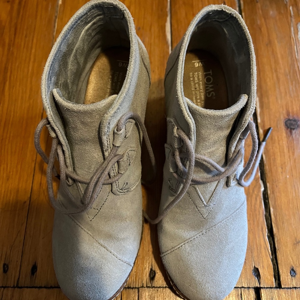 TOMS Grey Suede Wedge Bootie Size 6